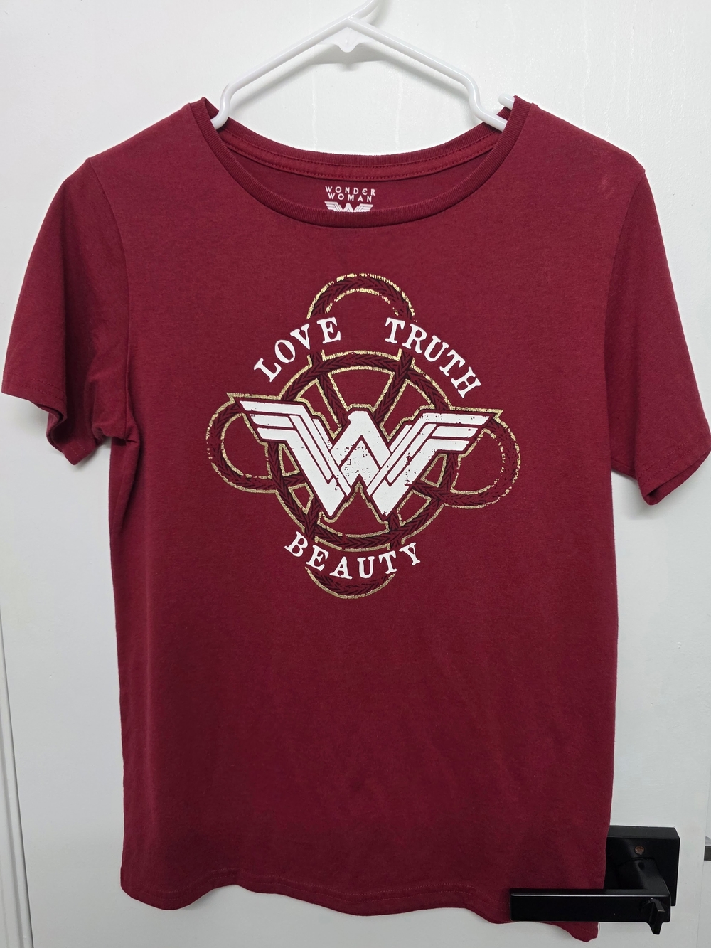 WONDER WOMAN Maroon Graphic Tee - Love Truth Beauty